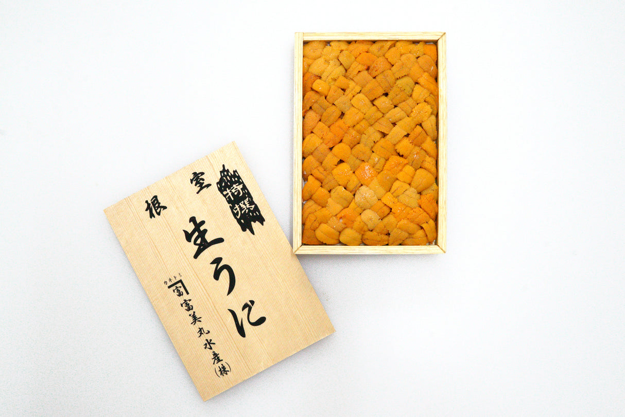 Yellow Bara Bafun uni consists of high quality Yellow uni that have been meticulously place together in Hokkaido to form the "Bara" or crossed pattern. The cross pattern is normally used when the Uni are of different shape and size.  Rest assured that the uni you receive will be of top quality.   Freshly caught Yellow Bafun Uni (Sea Urchin) has a bright beautiful yellow colour with firm texture and tastes like chestnuts.