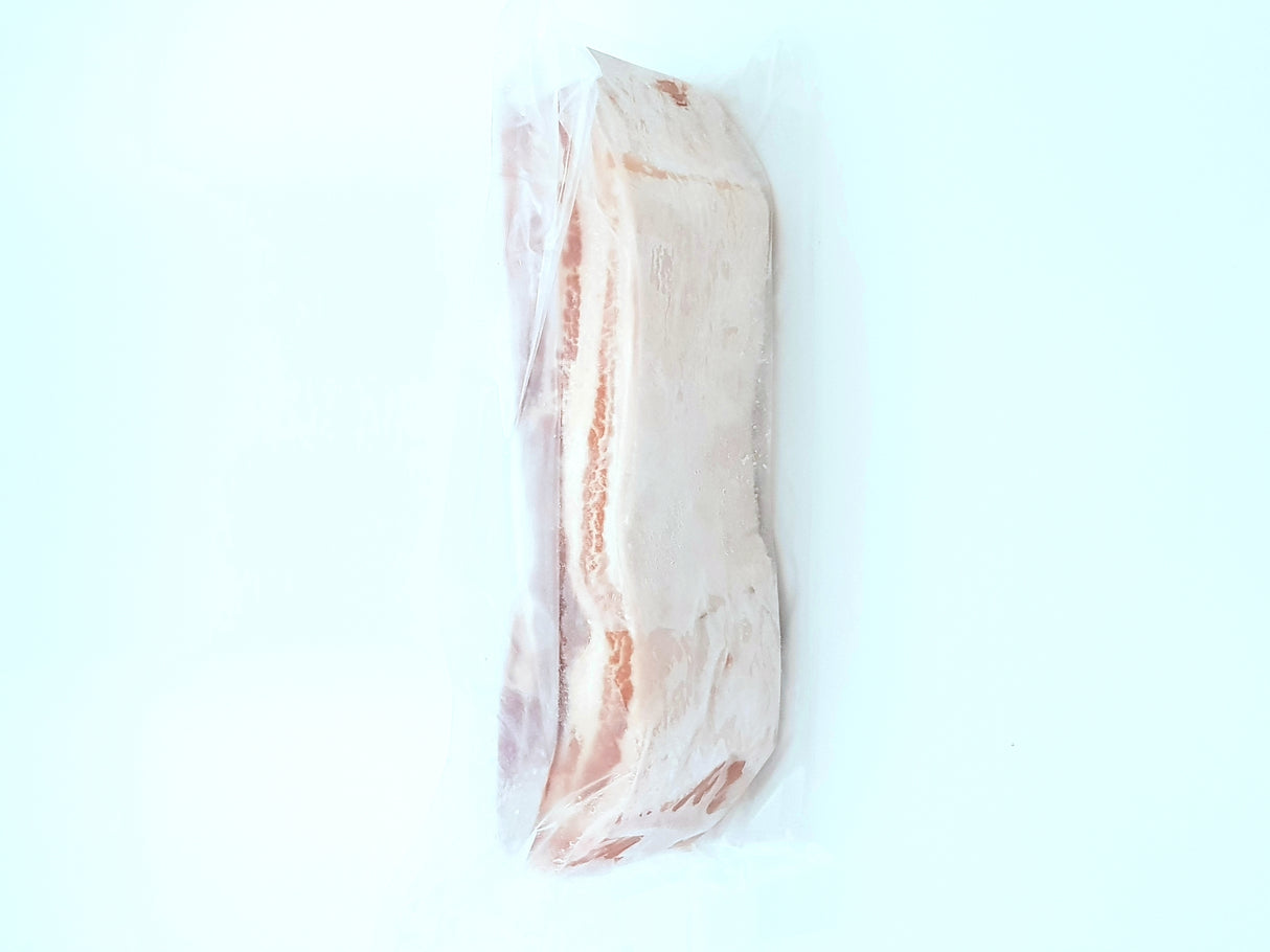 Hokkaido 'Yume no Daichi' Pork Belly - Block cut, BBQ, Roasting and Simmering (700g/1kg)