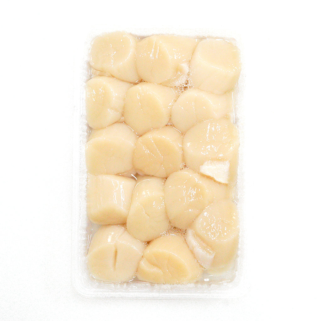 Our live Hokkaido scallops the finest Japan has to offer. They are handpicked off the seas of Hokkaido, where the water is freezing cold and rich in nutrients. Our freshly caught Hokkaido scallops are a real treat and are ready to eat once delivered! Our chefs in Japan expertly de-shell, clean and prepare the scallops before sending them over to us.  